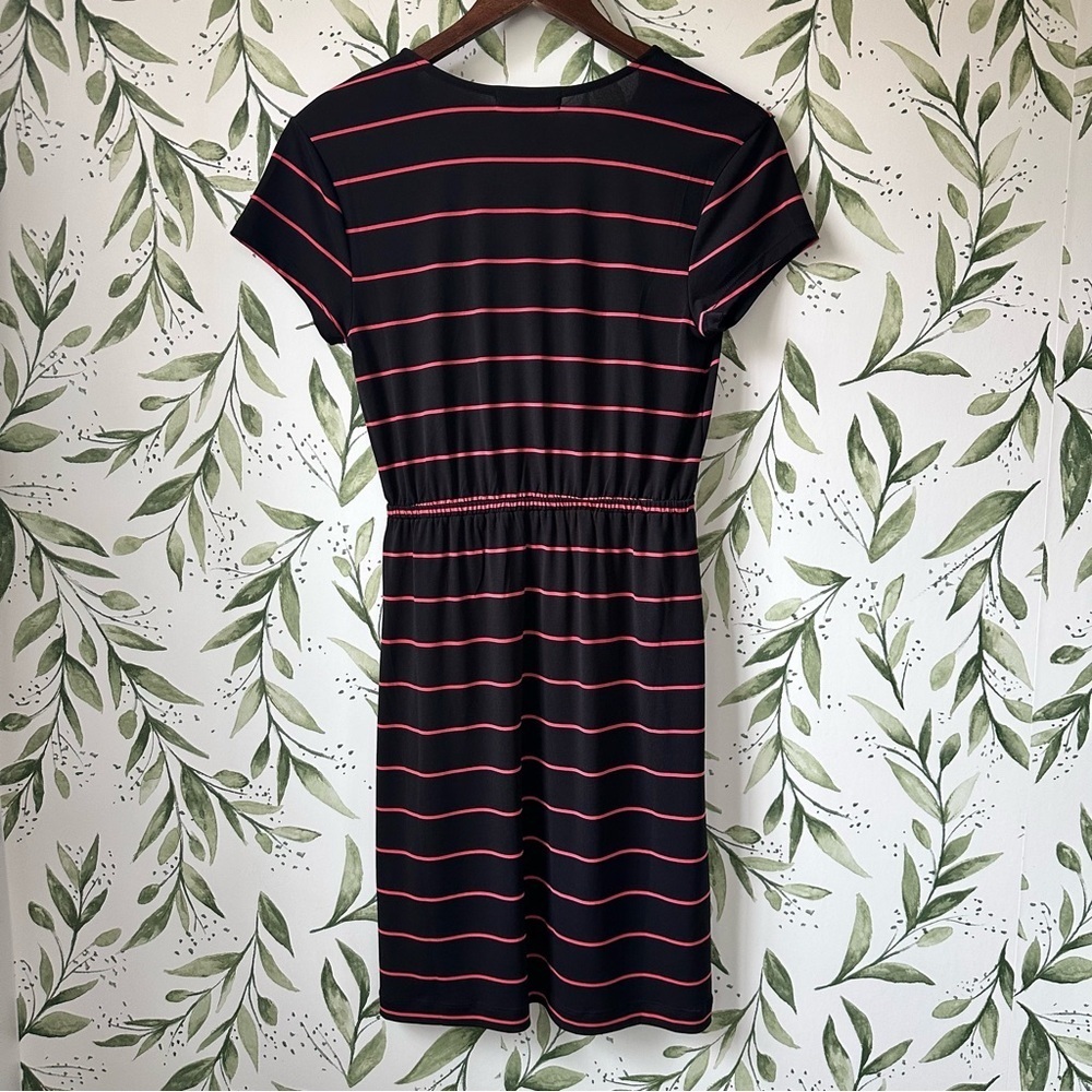 Banana Republic Dress. Petite Small. Black/Coral. - Picture 3 of 5